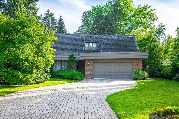 16 Colonial Crescent  Oakville ON L6J 4K9 photo